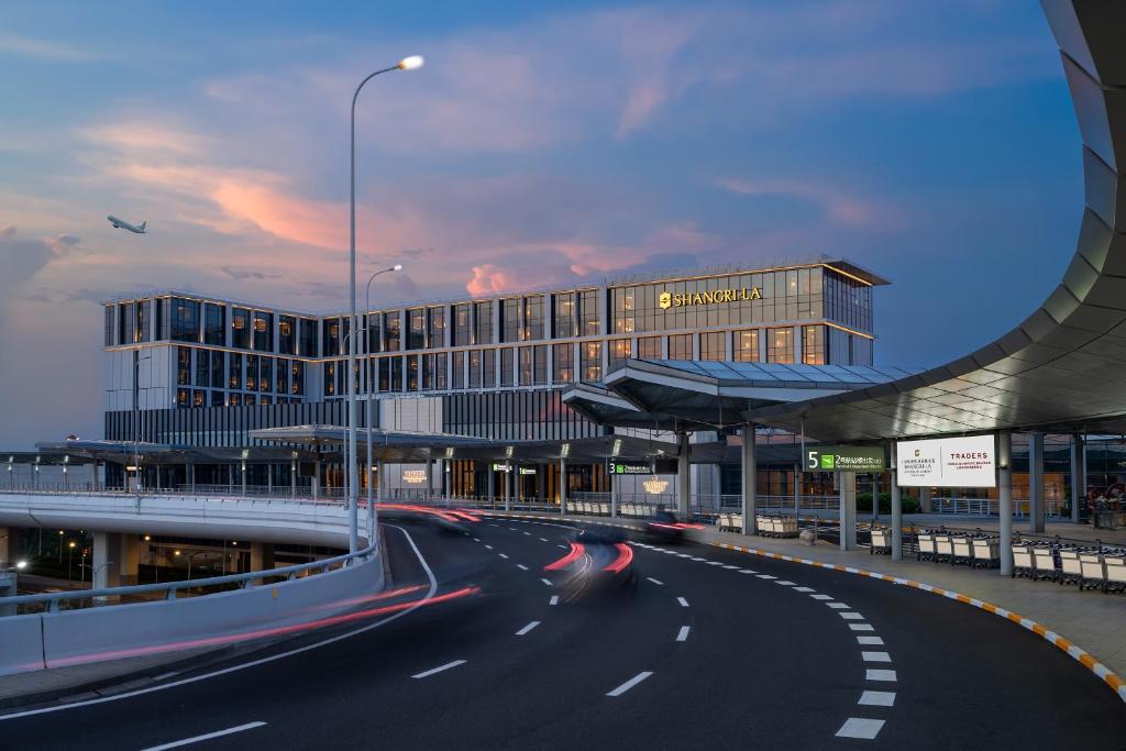 sân bay hồng kiều phố đông