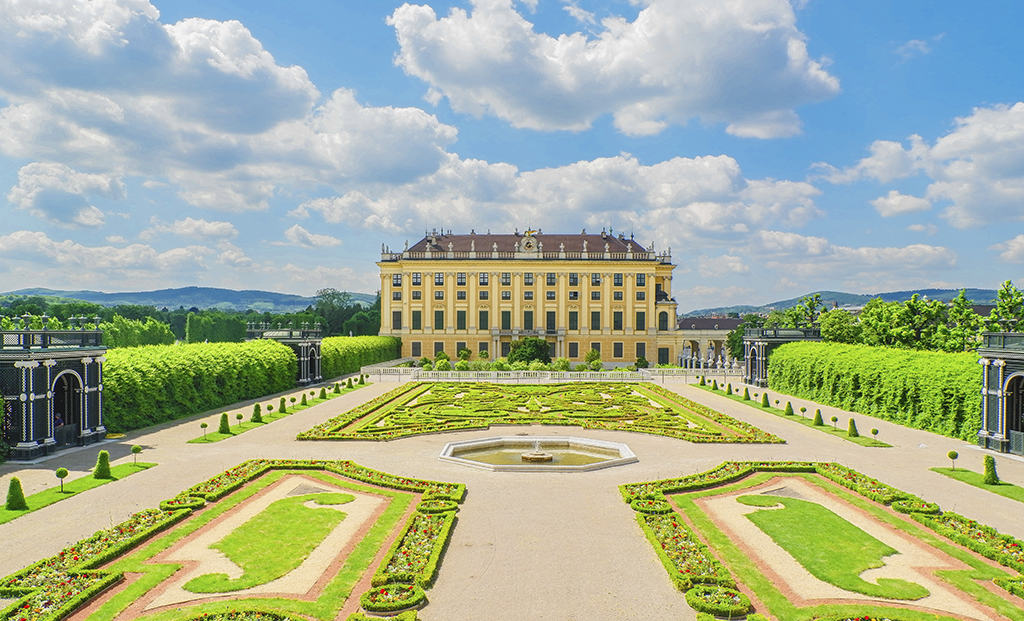 Kinh nghiệm tham quan Cung điện Schonbrunn Áo - Chibikiu